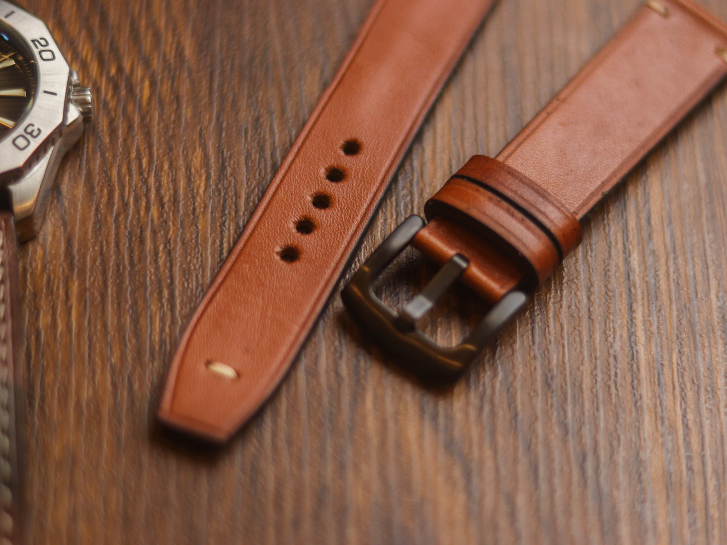 TAN BROWN HAND-CRAFTED WATCH STRAPS - MINIMAL STITCHED U-TAIL