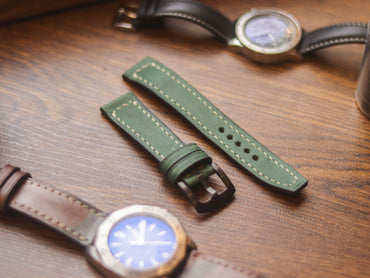 AVOCADO GREEN HAND-CRAFTED WATCH STRAPS - BOX STITCHED U-TAIL