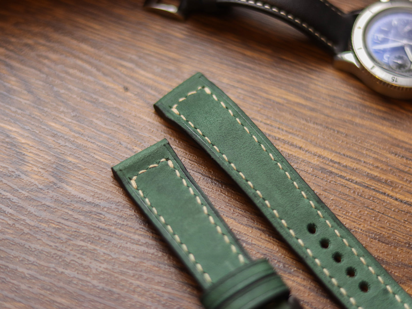 AVOCADO GREEN HAND-CRAFTED WATCH STRAPS - BOX STITCHED U-TAIL