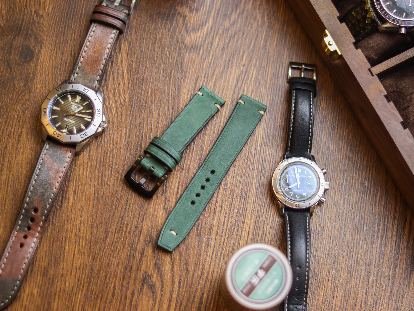 AVOCADO GREEN HAND-CRAFTED WATCH STRAPS - MINIMAL STITCHED U-TAIL