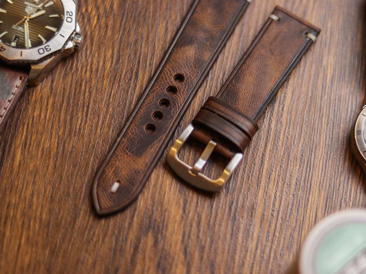 CRAZY BROWN HAND-CRAFTED WATCH STRAPS - MINIMAL STITCHED