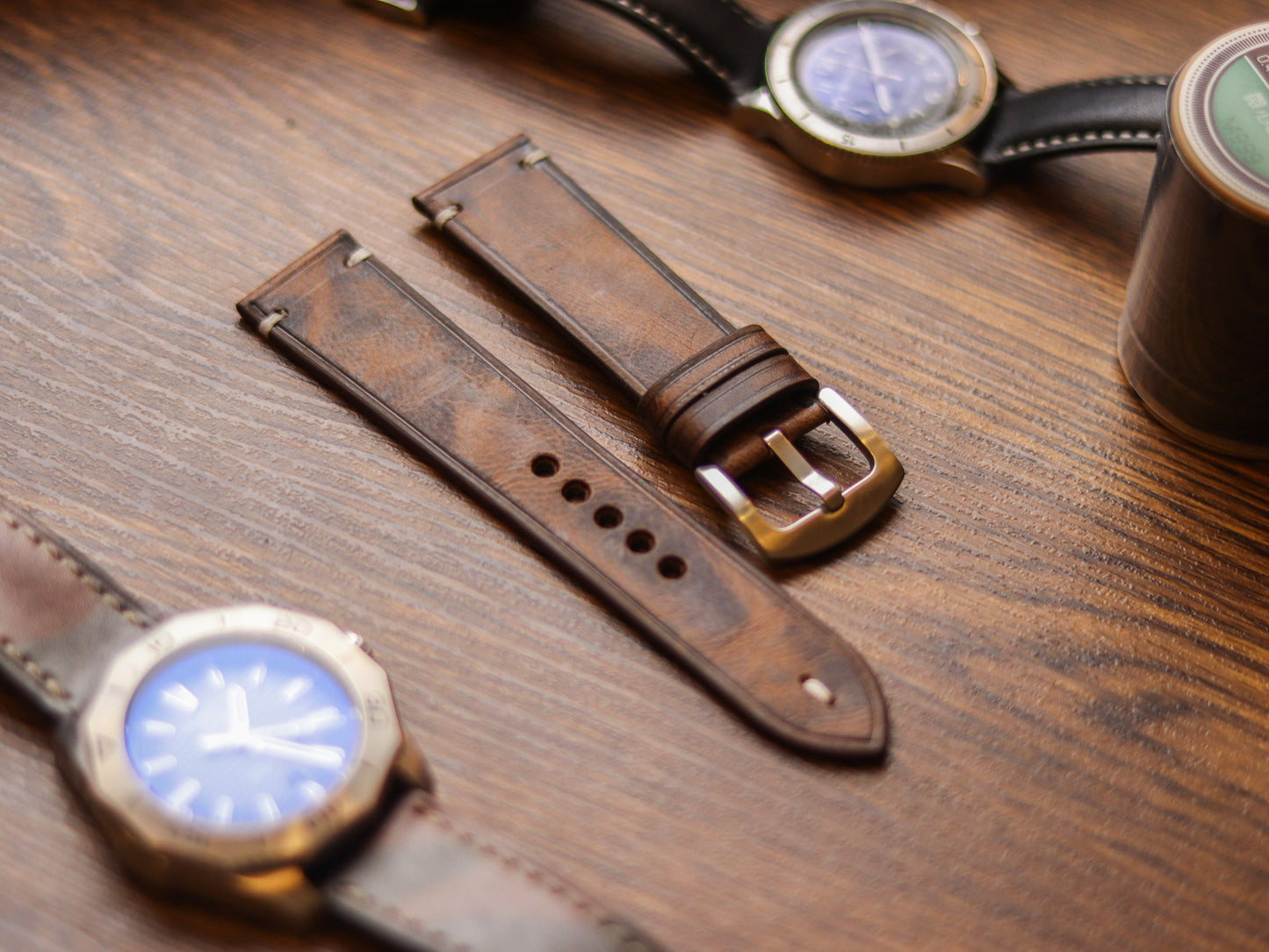 CRAZY BROWN HAND-CRAFTED WATCH STRAPS - MINIMAL STITCHED