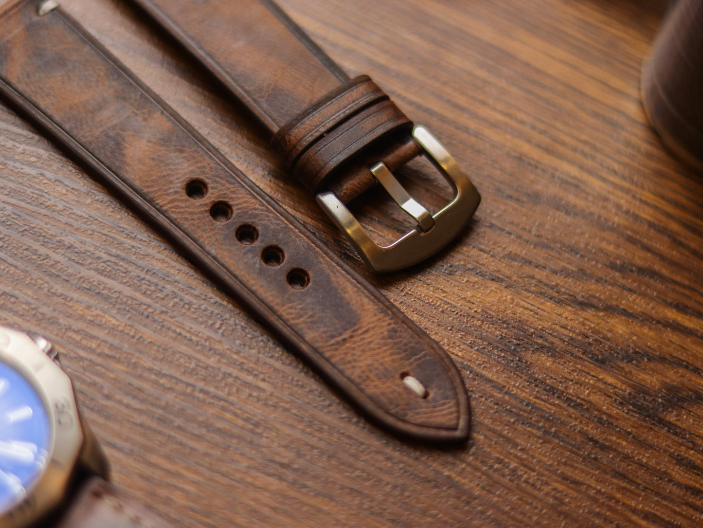 CRAZY BROWN HAND-CRAFTED WATCH STRAPS - MINIMAL STITCHED
