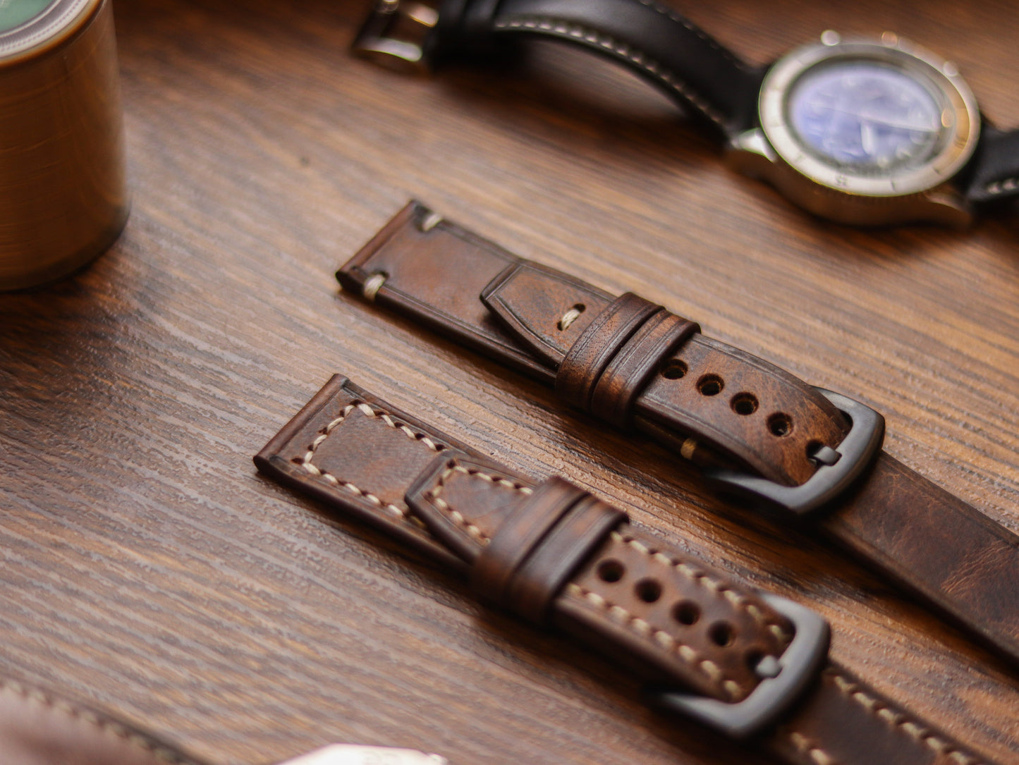 CRAZY BROWN HAND-CRAFTED WATCH STRAPS - MINIMAL STITCHED U-TAIL
