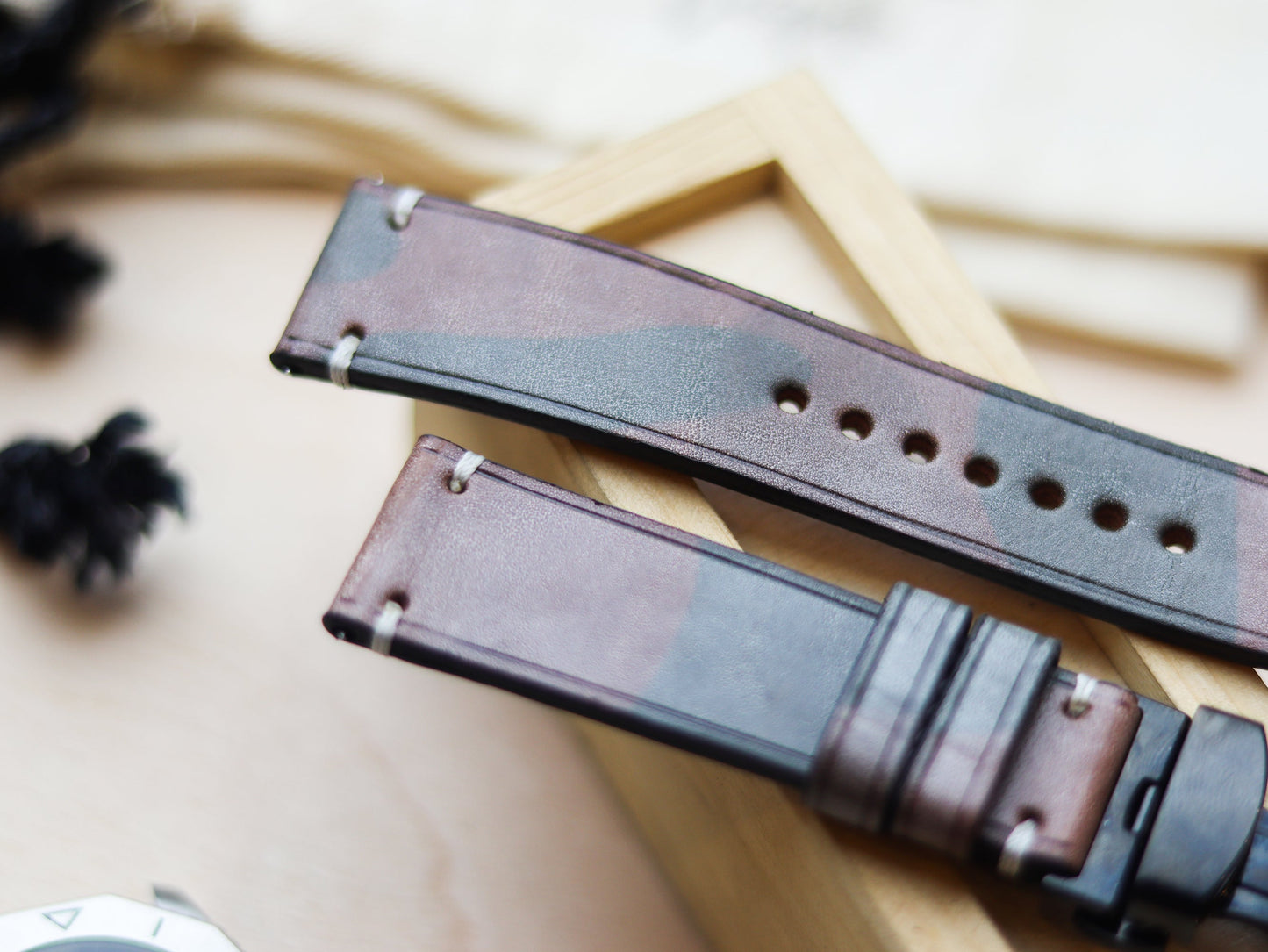 ITALIAN WAXED CAMOUFLAGE HAND-CRAFTED STRAPS MINIMAL STITCHED - COFFEE BROWN