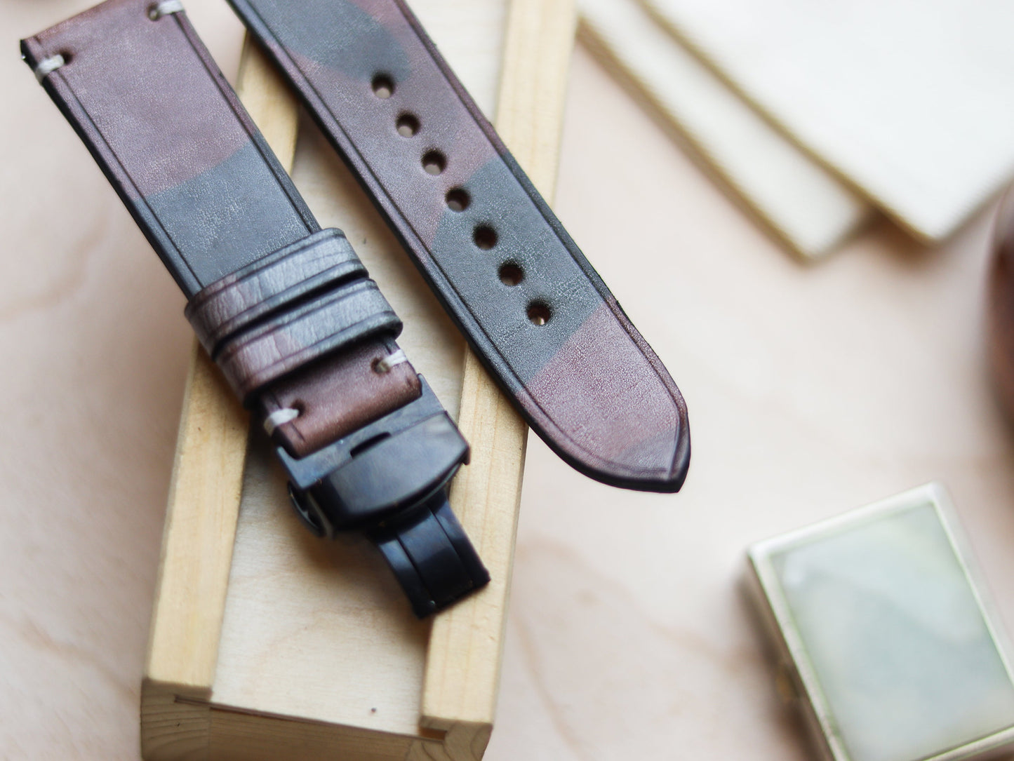 ITALIAN WAXED CAMOUFLAGE HAND-CRAFTED STRAPS MINIMAL STITCHED - COFFEE BROWN