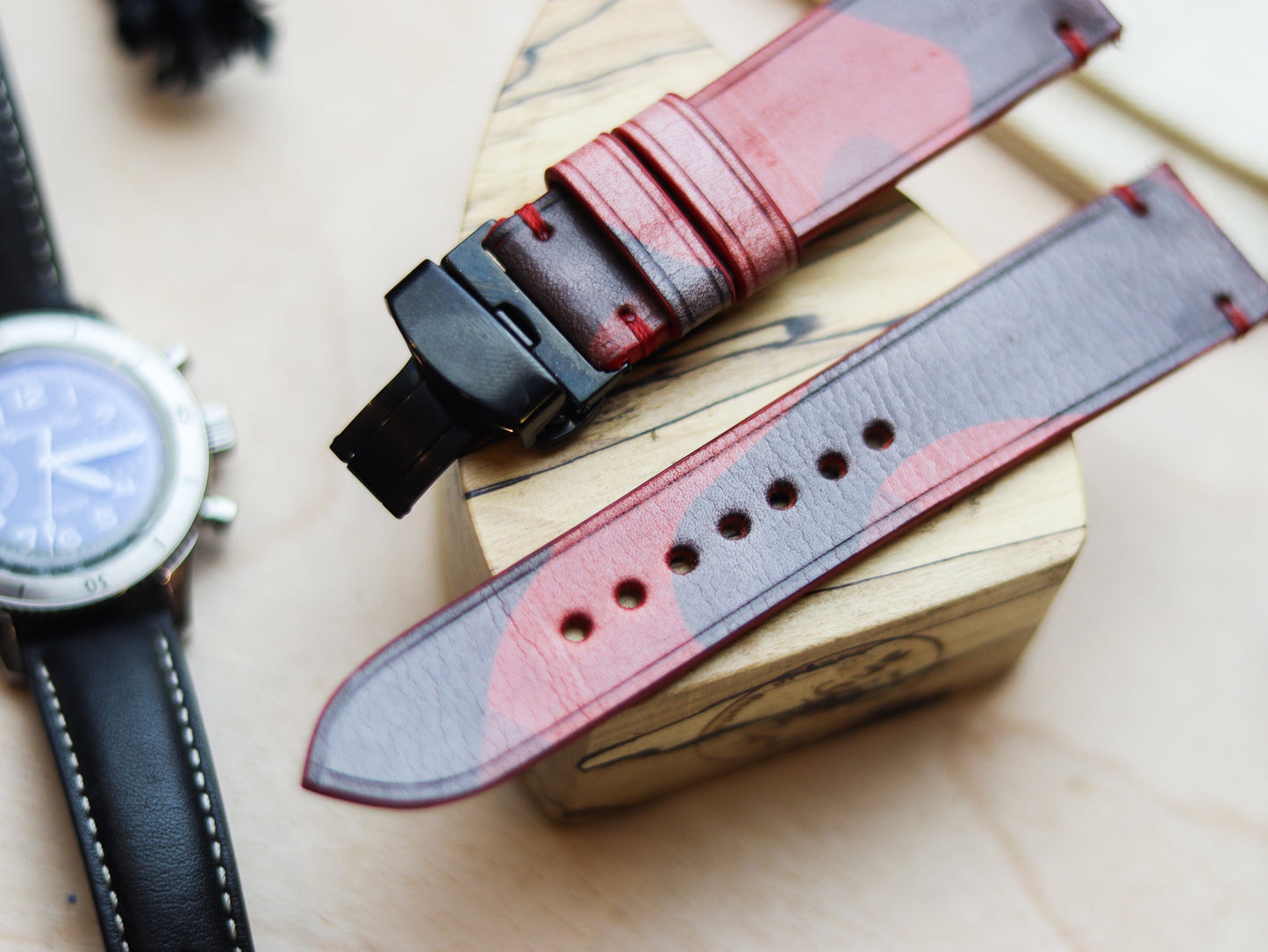 ITALIAN WAXED CAMOUFLAGE HAND-CRAFTED STRAPS MINIMAL STITCHED - COREL RED