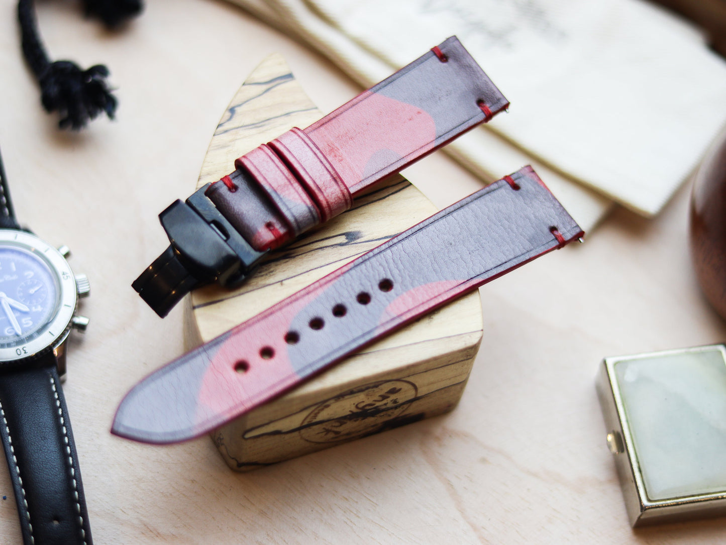 ITALIAN WAXED CAMOUFLAGE HAND-CRAFTED STRAPS MINIMAL STITCHED - COREL RED