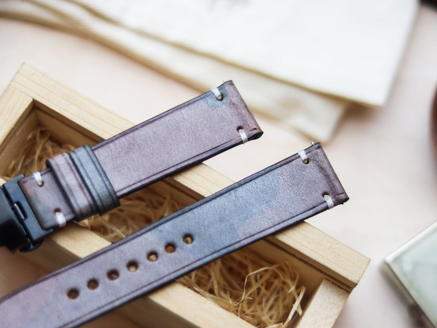 ITALIAN WAXED CAMOUFLAGE HAND-CRAFTED STRAPS MINIMAL STITCHED - COFFEE BROWN