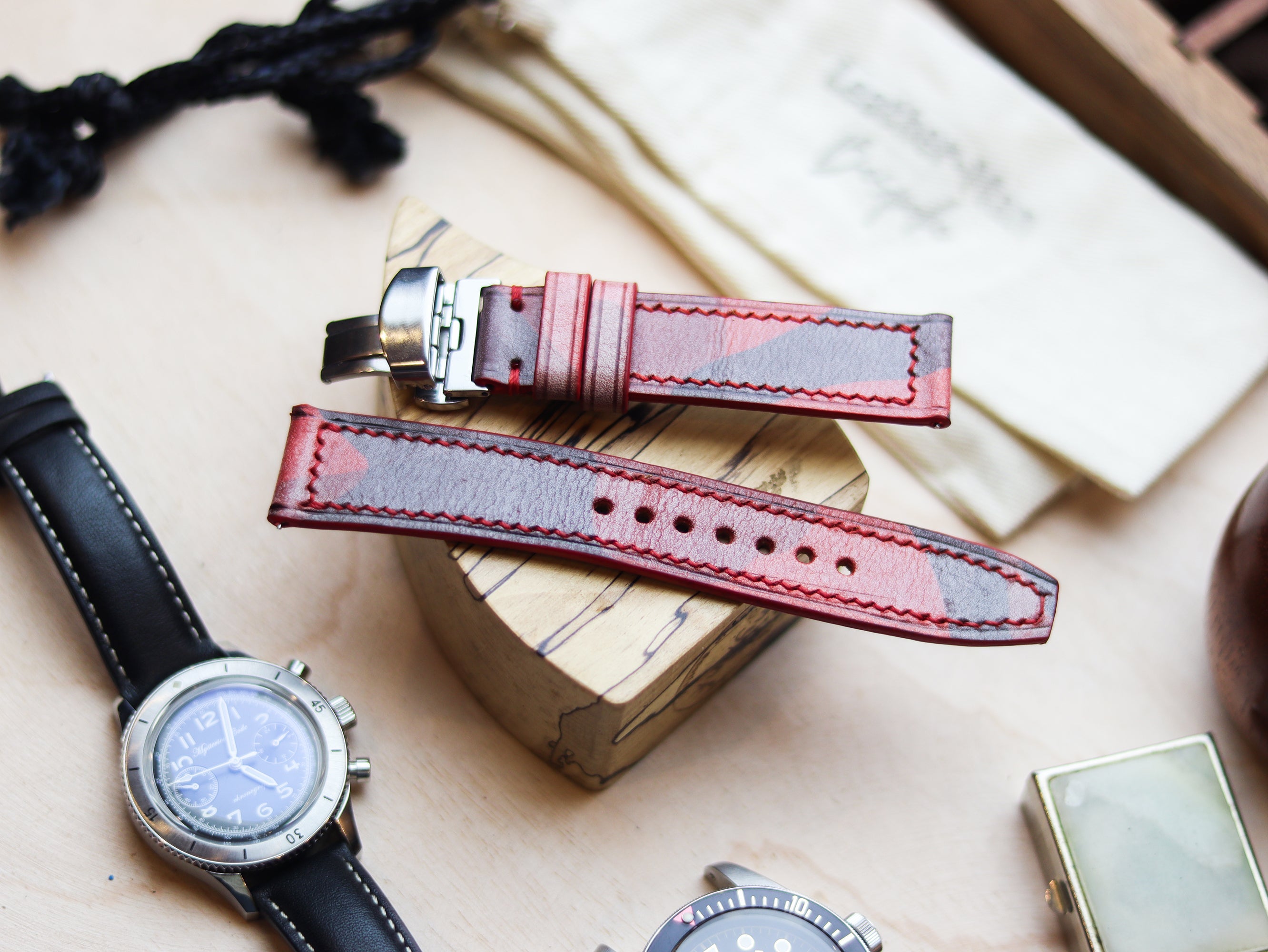 ITALIAN WAXED CAMOUFLAGE HAND-CRAFTED STRAPS BOX STITCHED - COREL RED