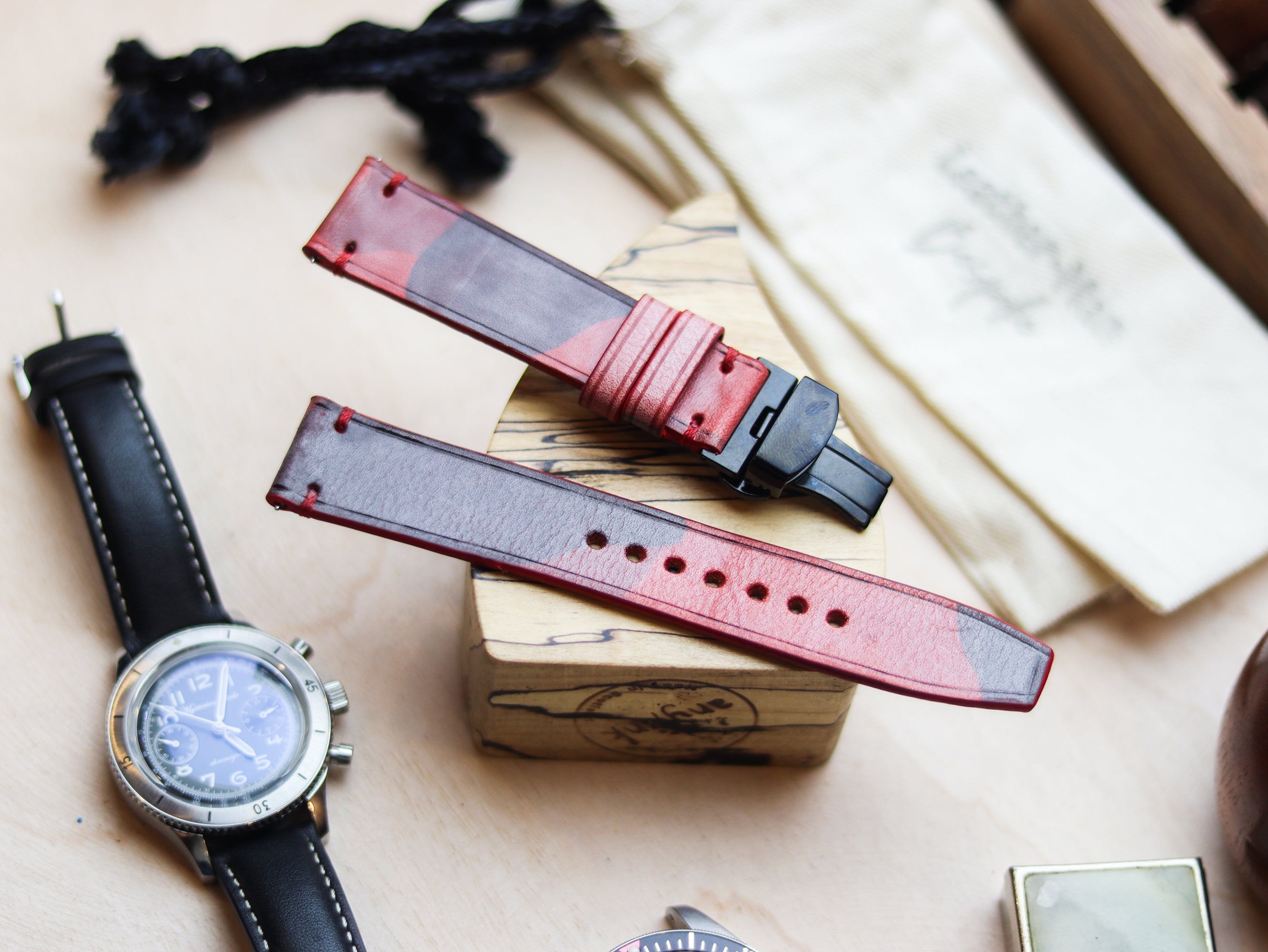 ITALIAN WAXED CAMOUFLAGE HAND-CRAFTED STRAPS MINIMAL STITCHED - COREL RED