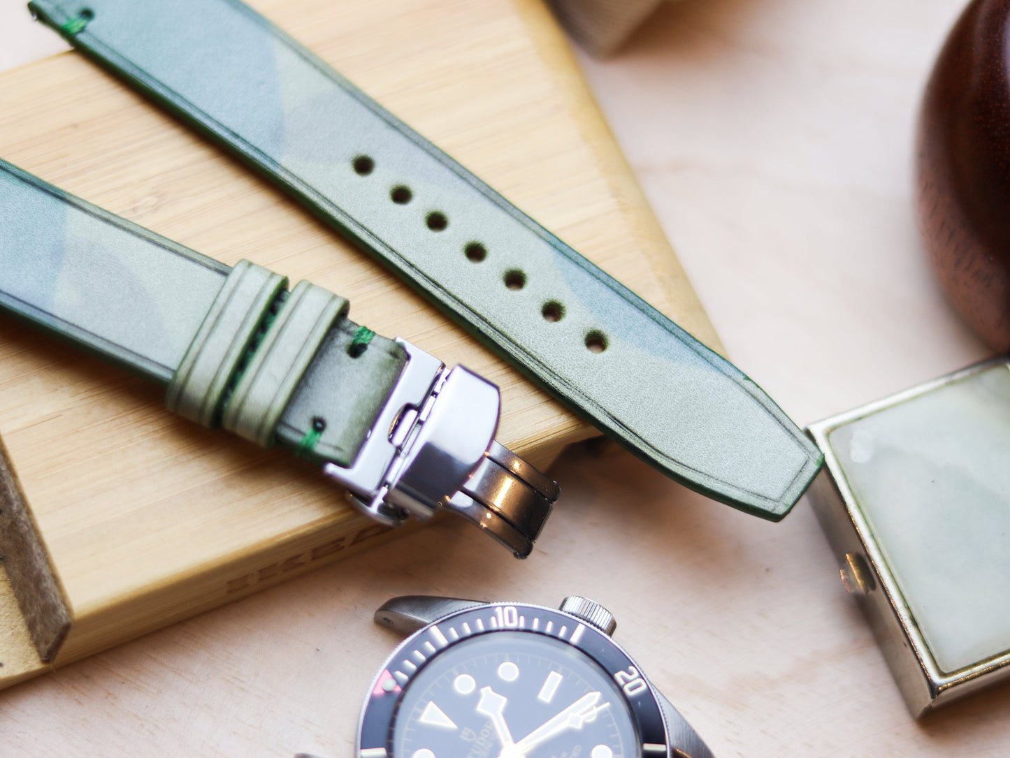 ITALIAN WAXED CAMOUFLAGE HAND-CRAFTED STRAPS MINIMAL STITCHED - LIME GREEN
