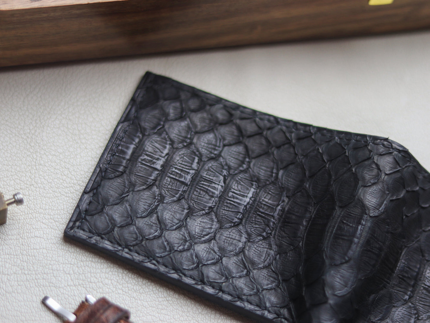 LARSON -  RAVEN BLACK PYTHON SKIN